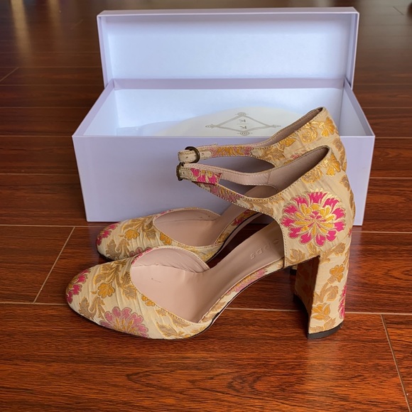 KK DODDS- Cream, Pink, Yellow, Gold Floral -  38 - Picture 1 of 3